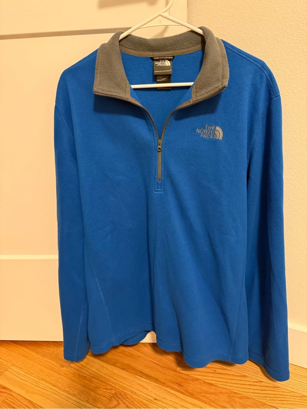 NWOT The North Face Large Men’s Blue Quarter-Zip Fleece Pullover